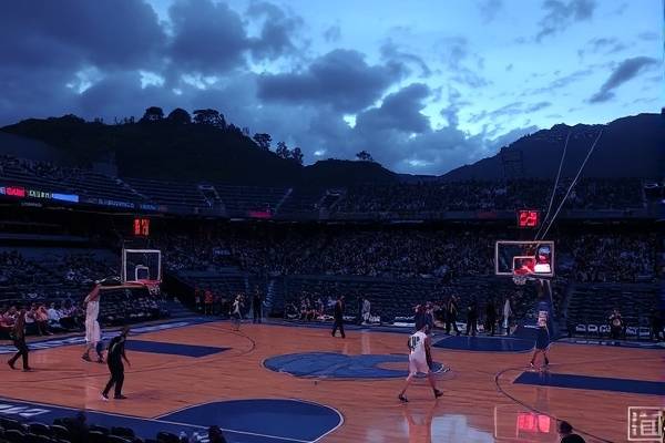 nba詹姆斯队vs库里队视频录像,詹姆斯对库里的战绩